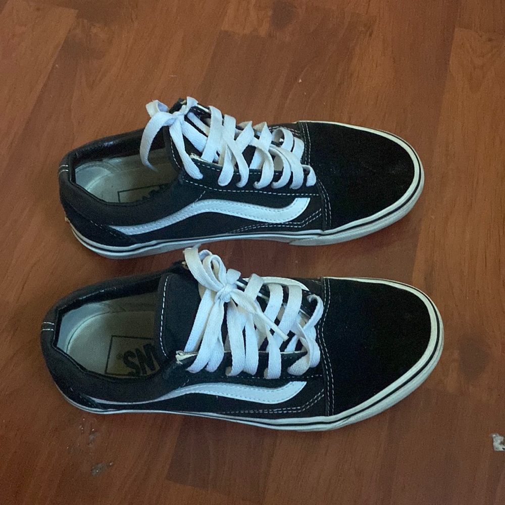 BLACK OKD SKOOL VANS
